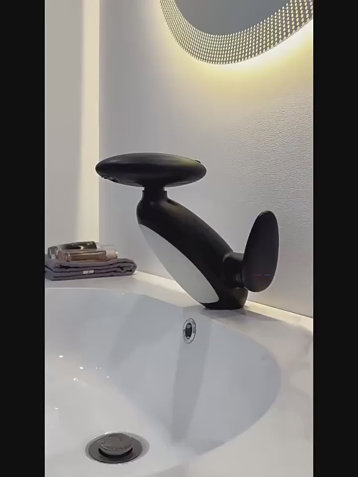 Penguin Pull-Out LED Basin Faucet